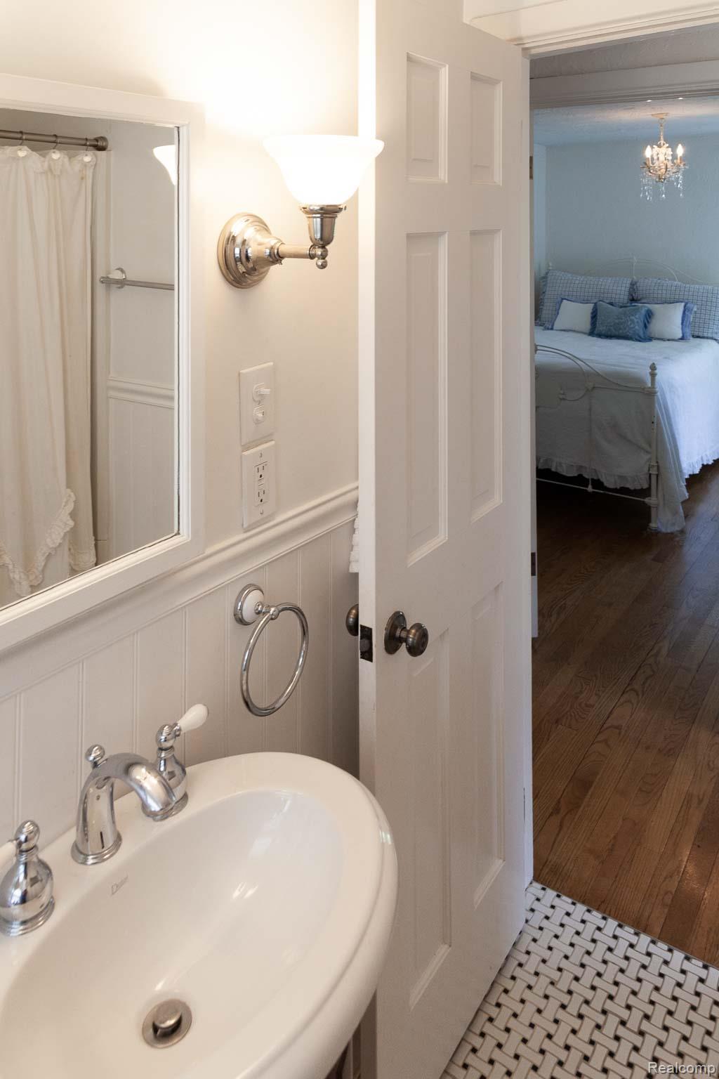 Birmingham City, Michigan 48009, United States, 3 Bedrooms Bedrooms, ,3 BathroomsBathrooms,Residential,Active,149949