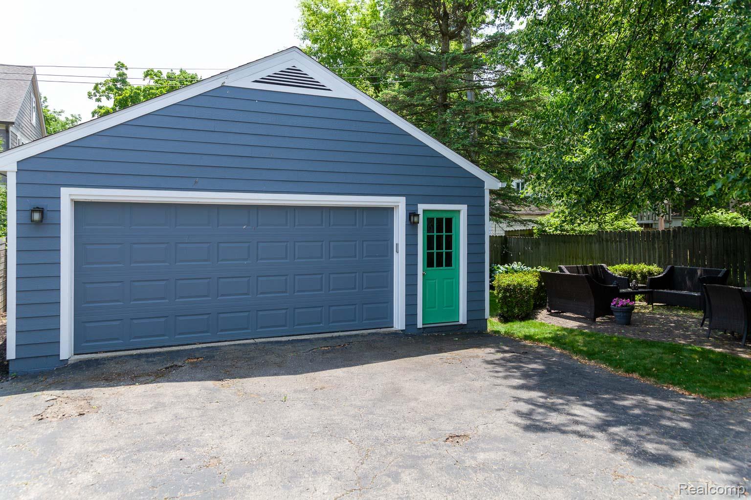 Birmingham City, Michigan 48009, United States, 3 Bedrooms Bedrooms, ,3 BathroomsBathrooms,Residential,Active,149949