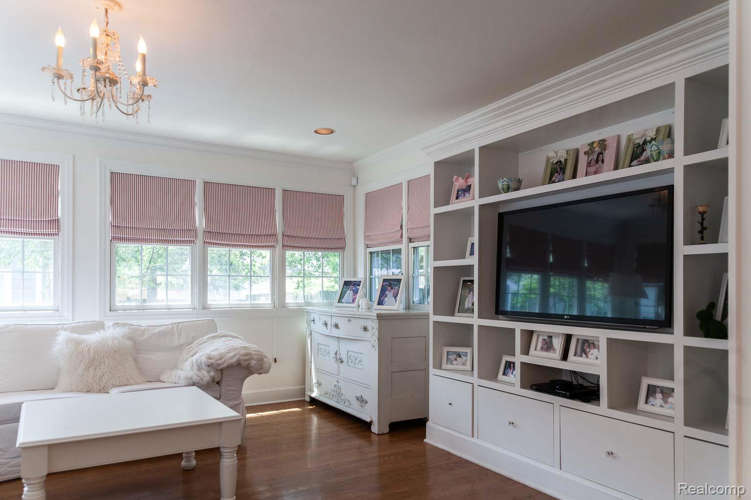 Birmingham City, Michigan 48009, United States, 3 Bedrooms Bedrooms, ,3 BathroomsBathrooms,Residential,Active,149949