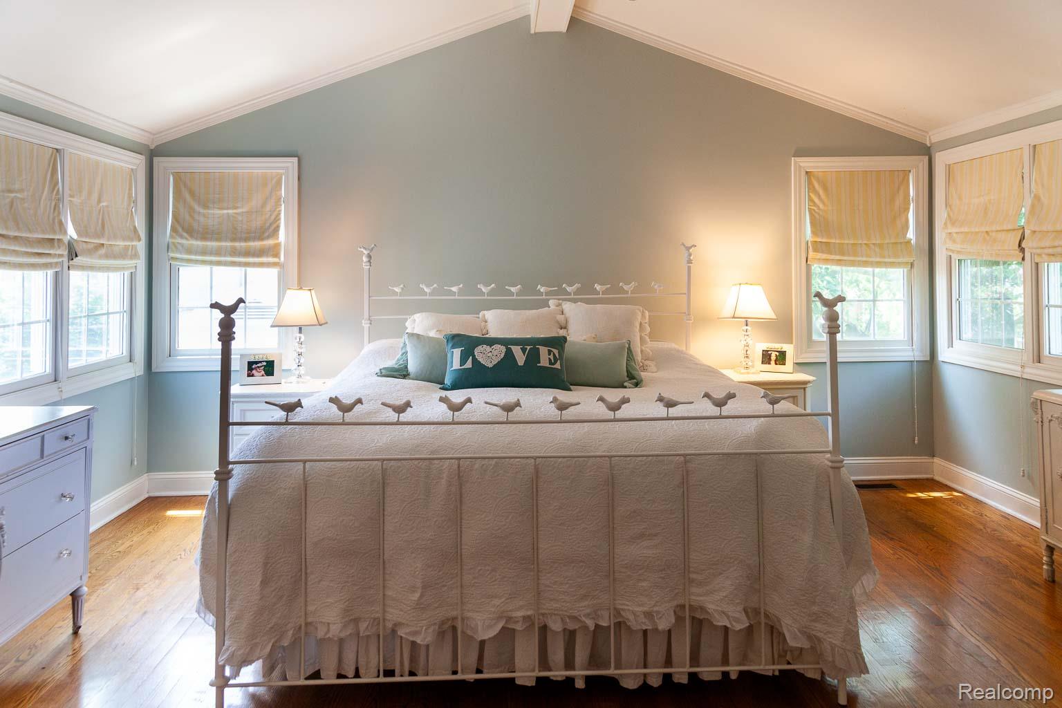 Birmingham City, Michigan 48009, United States, 3 Bedrooms Bedrooms, ,3 BathroomsBathrooms,Residential,Active,149949