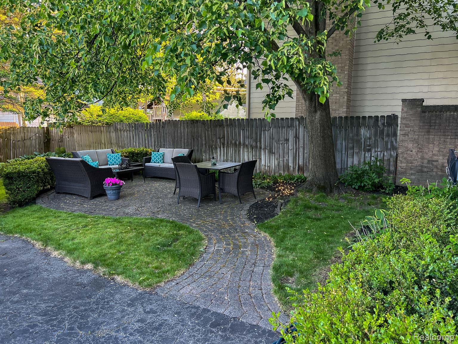 Birmingham City, Michigan 48009, United States, 3 Bedrooms Bedrooms, ,3 BathroomsBathrooms,Residential,Active,149949