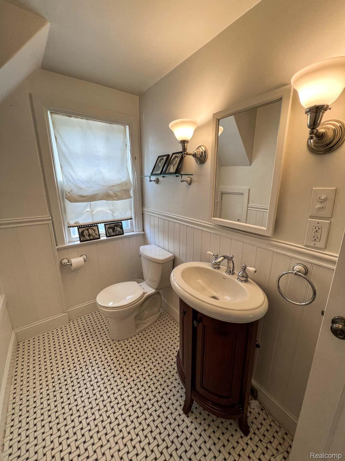 Birmingham City, Michigan 48009, United States, 3 Bedrooms Bedrooms, ,3 BathroomsBathrooms,Residential,Active,149949