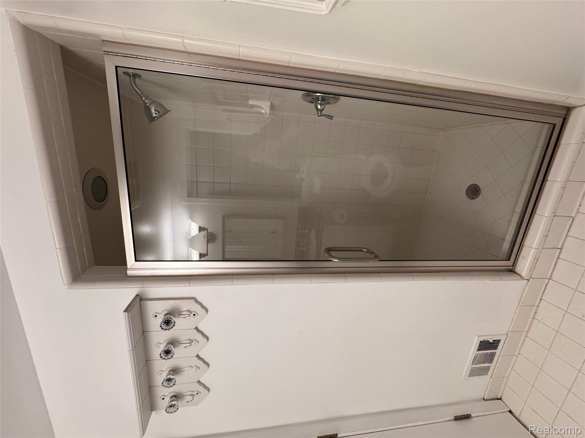 Birmingham City, Michigan 48009, United States, 3 Bedrooms Bedrooms, ,3 BathroomsBathrooms,Residential,Active,149949