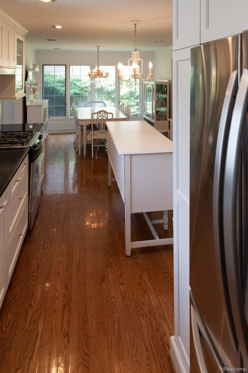 Birmingham City, Michigan 48009, United States, 3 Bedrooms Bedrooms, ,3 BathroomsBathrooms,Residential,Active,149949