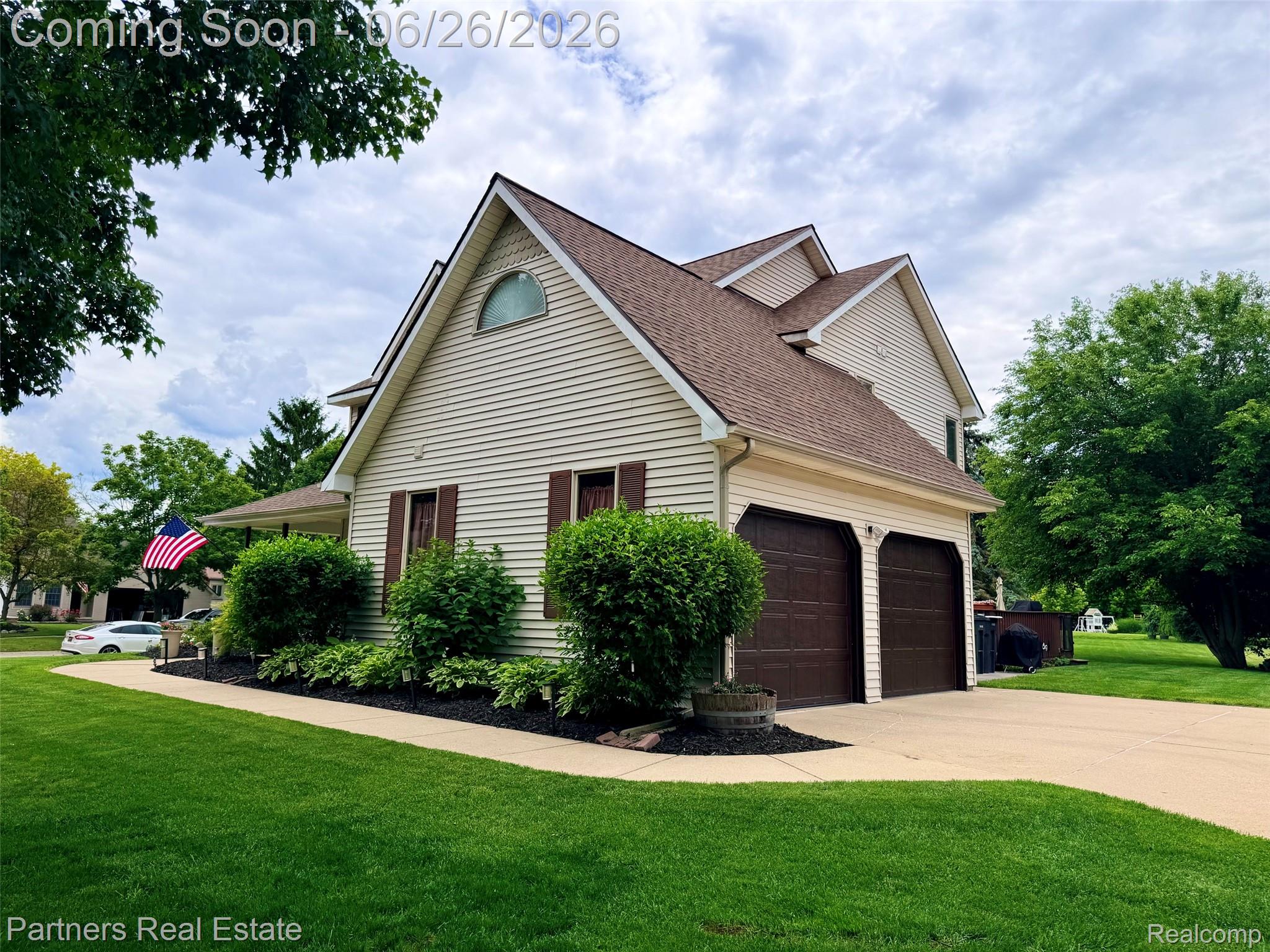 627 W Caledonia Street