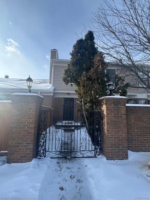 22313 PEACHTREE Novi City MI 48375