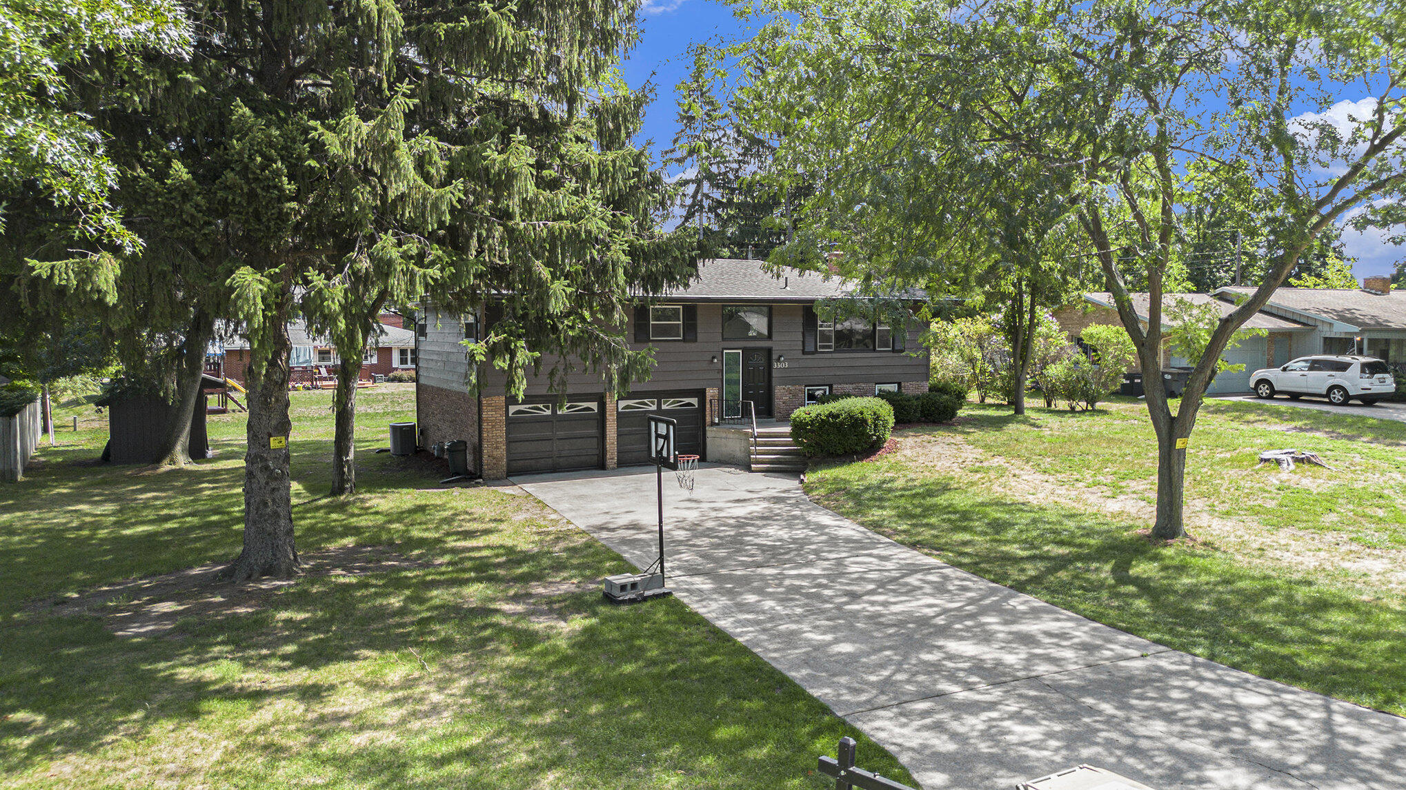 3303 W Valley View Drive