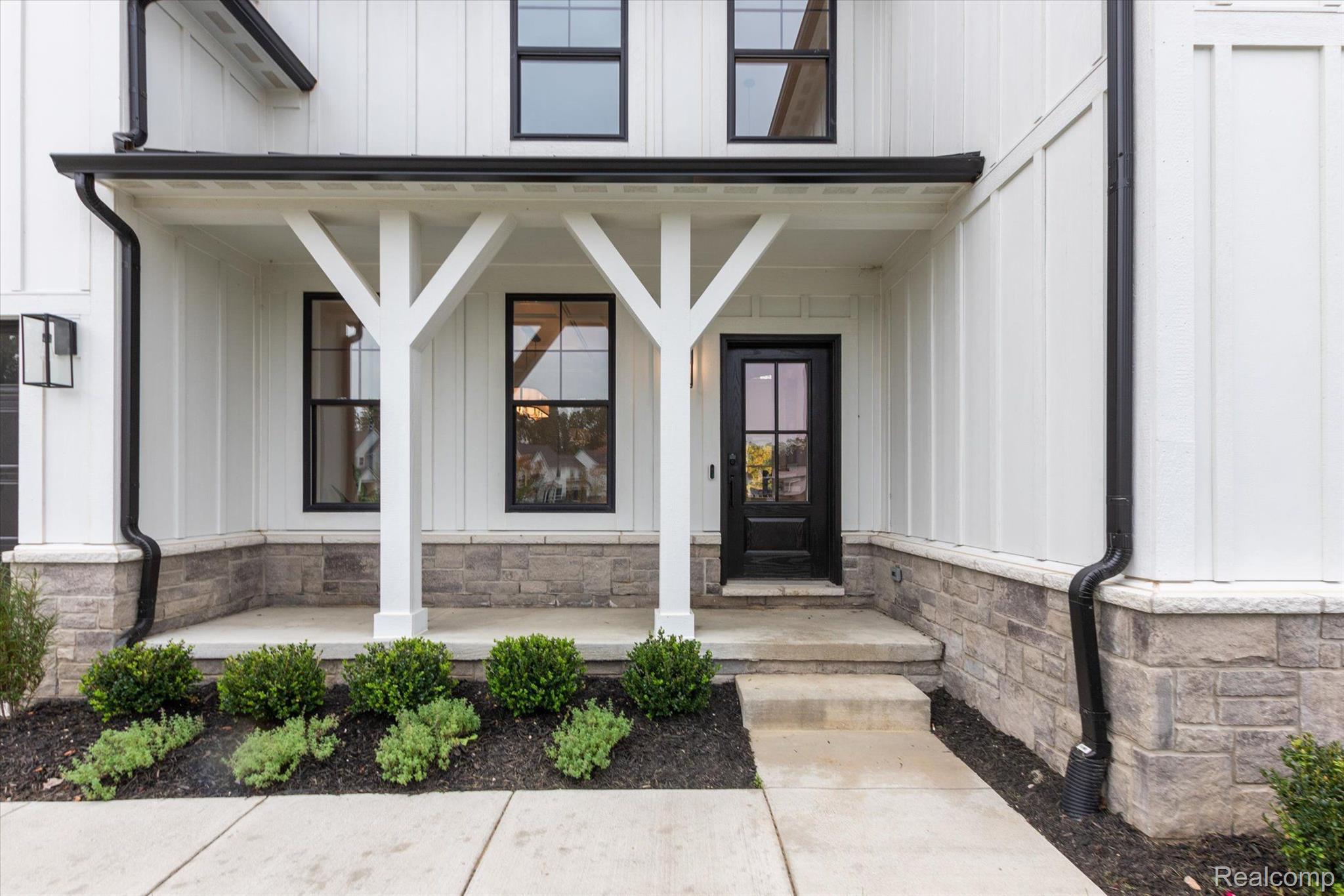 50272 Hedgewood Drive