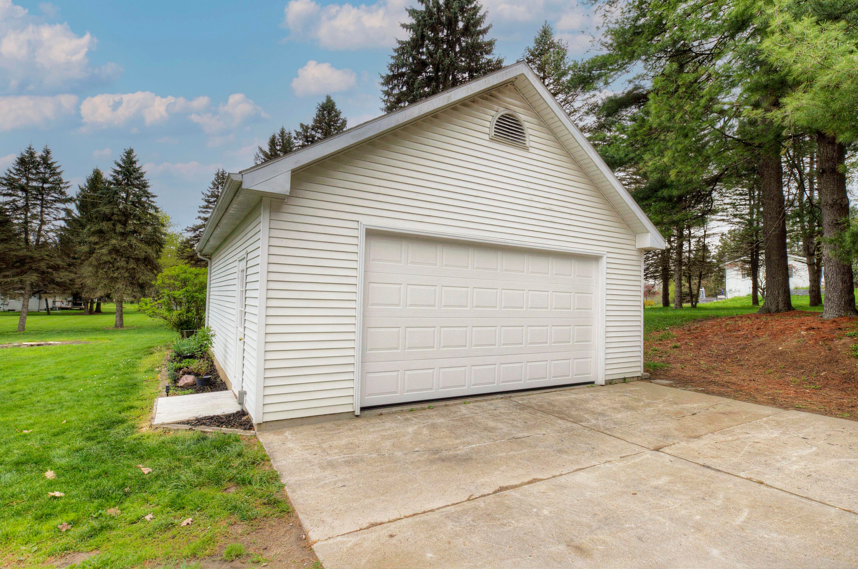 6121 Saline Waterworks Road