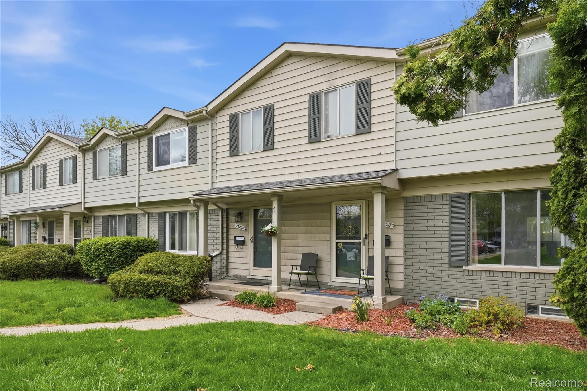 26200 Franklin Pointe Drive