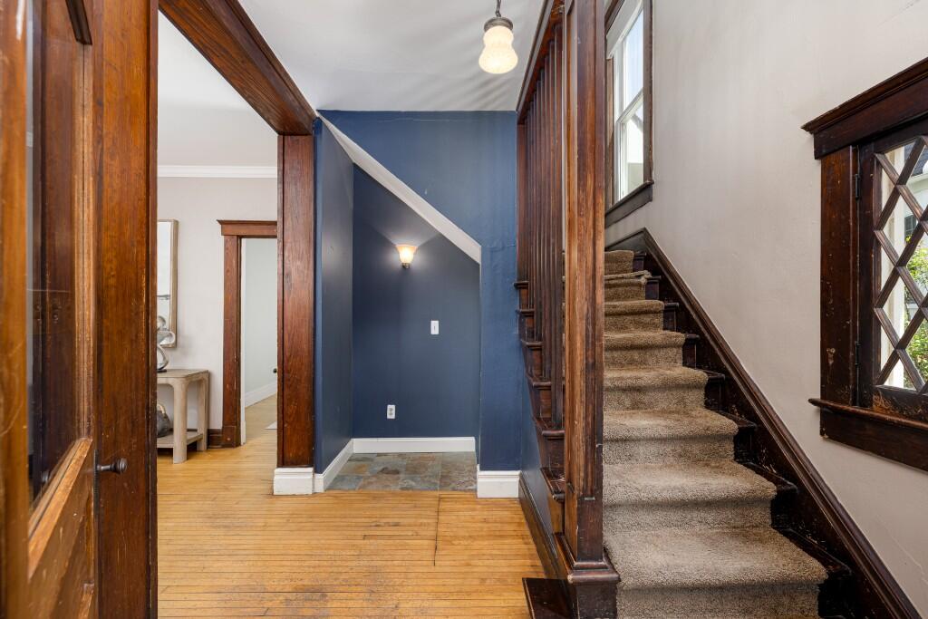 1607 S University