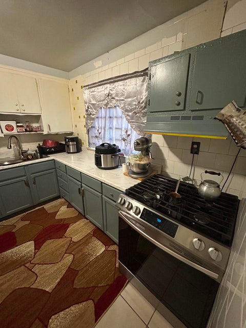Tiny photo for 6878 Abington Avenue, Detroit City, MI 48228 (MLS # 81026045892)