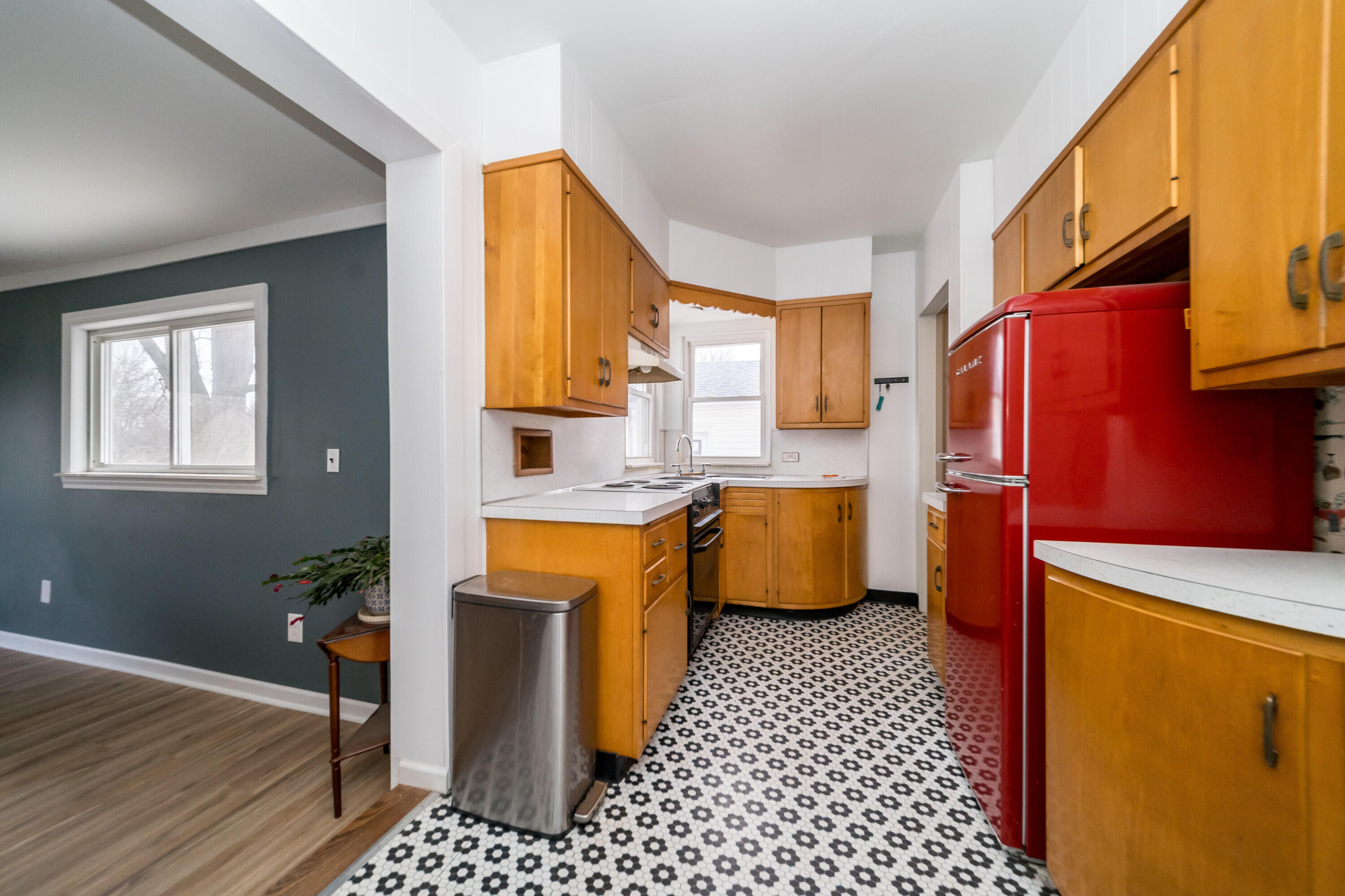 912 W Silver Lake Road