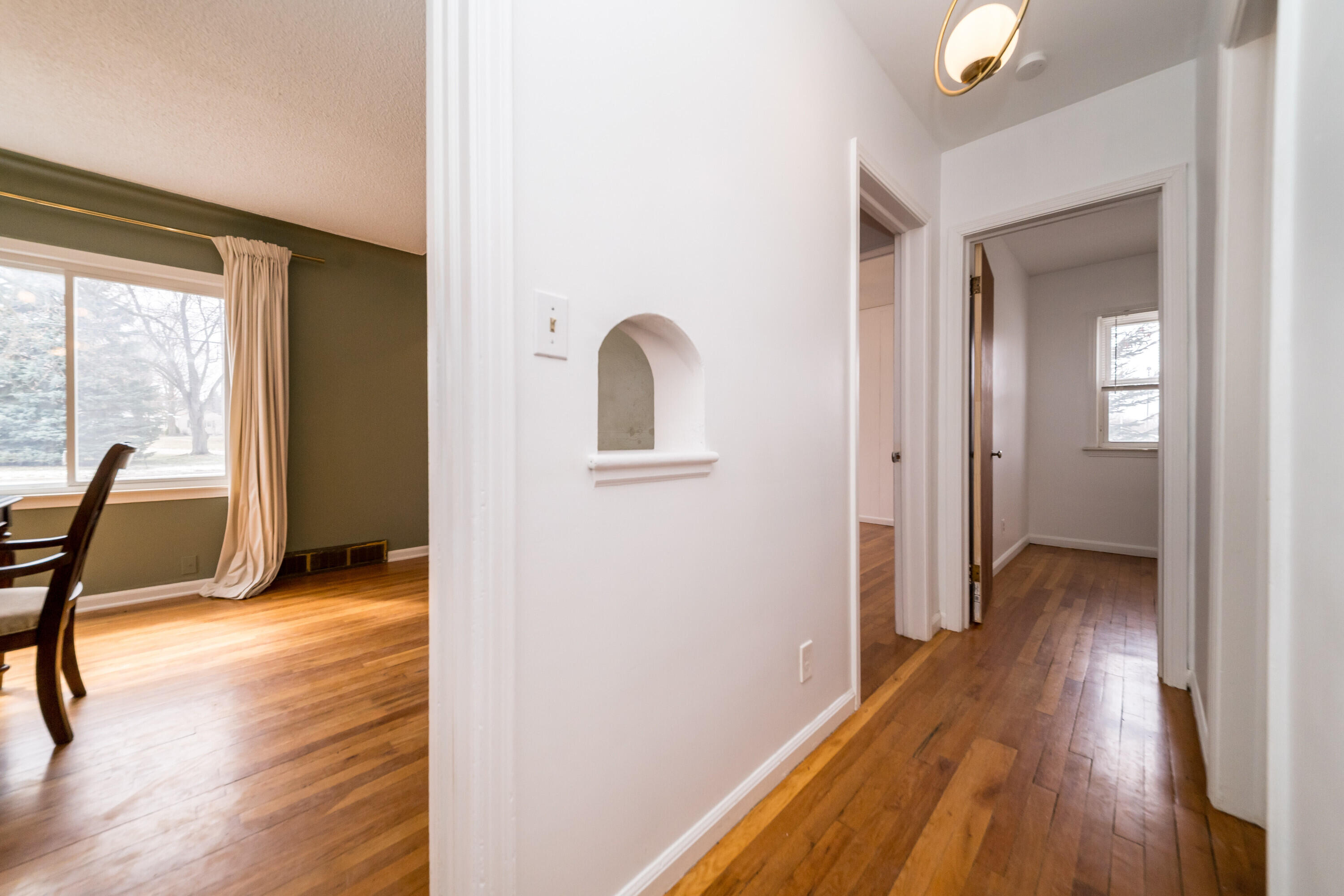 912 W Silver Lake Road