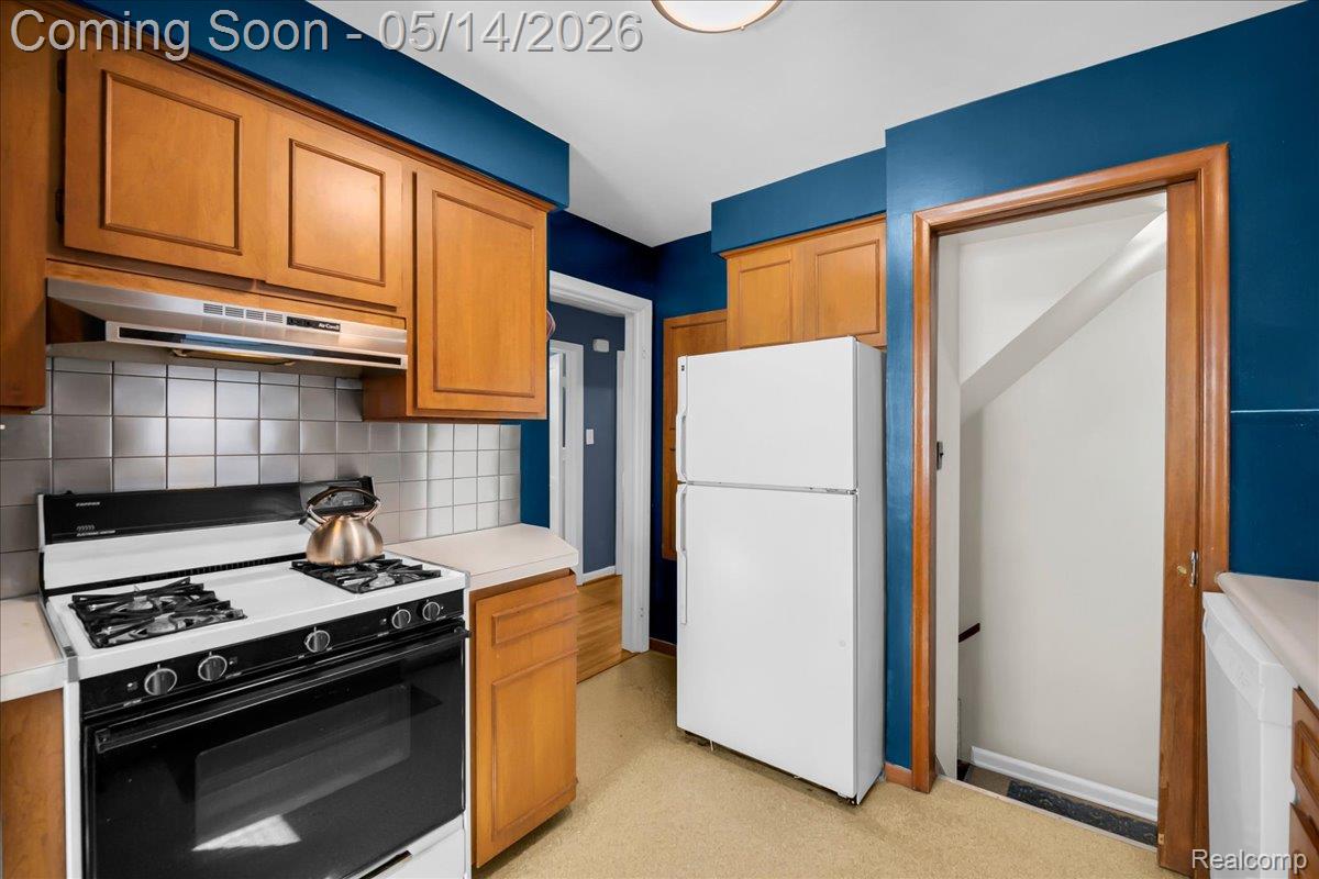 900 N Edison Avenue