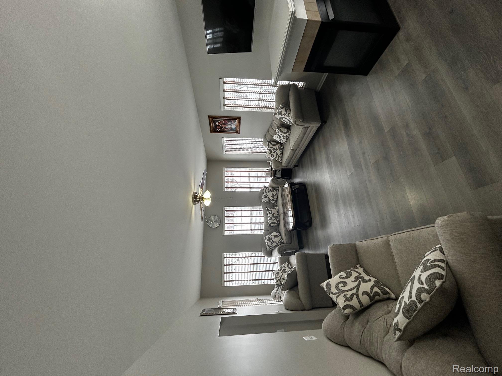 42808 Park Cresent Drive