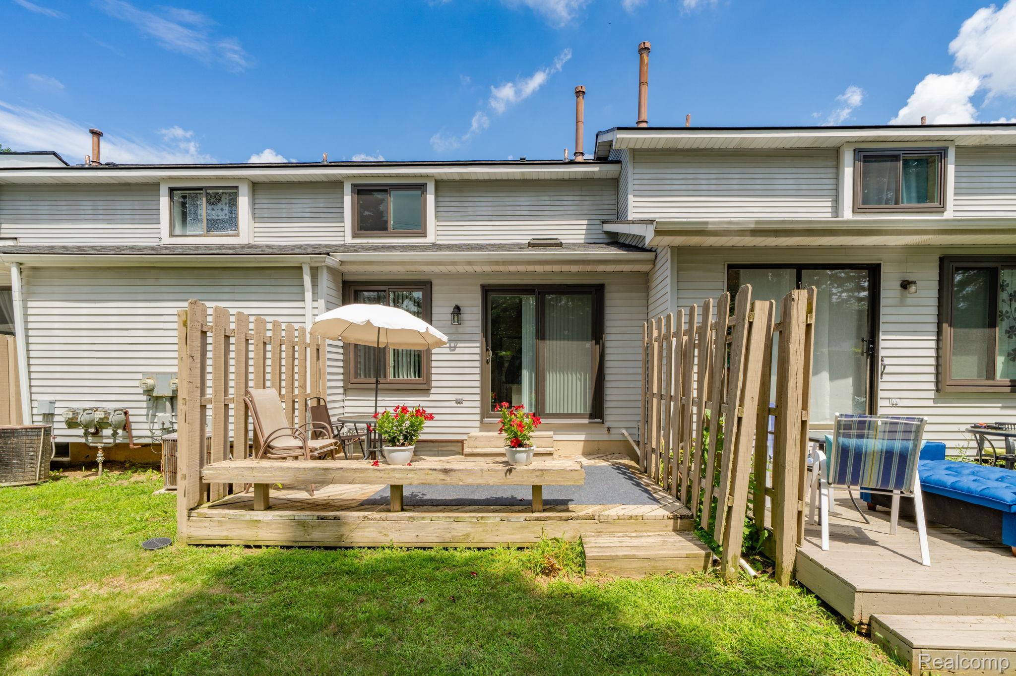 1844 N Pontiac Trail