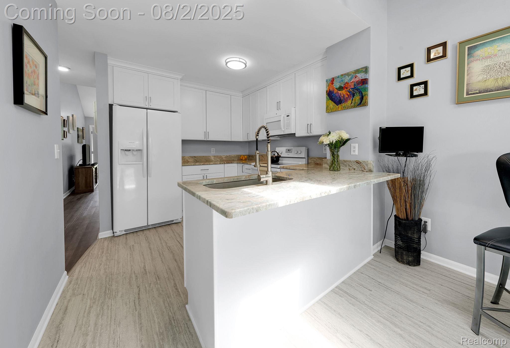 1844 N Pontiac Trail