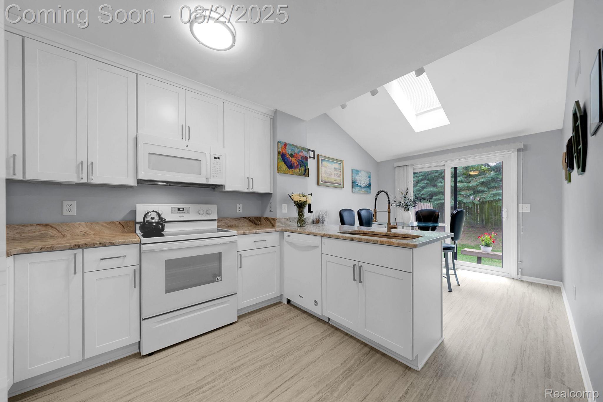 1844 N Pontiac Trail