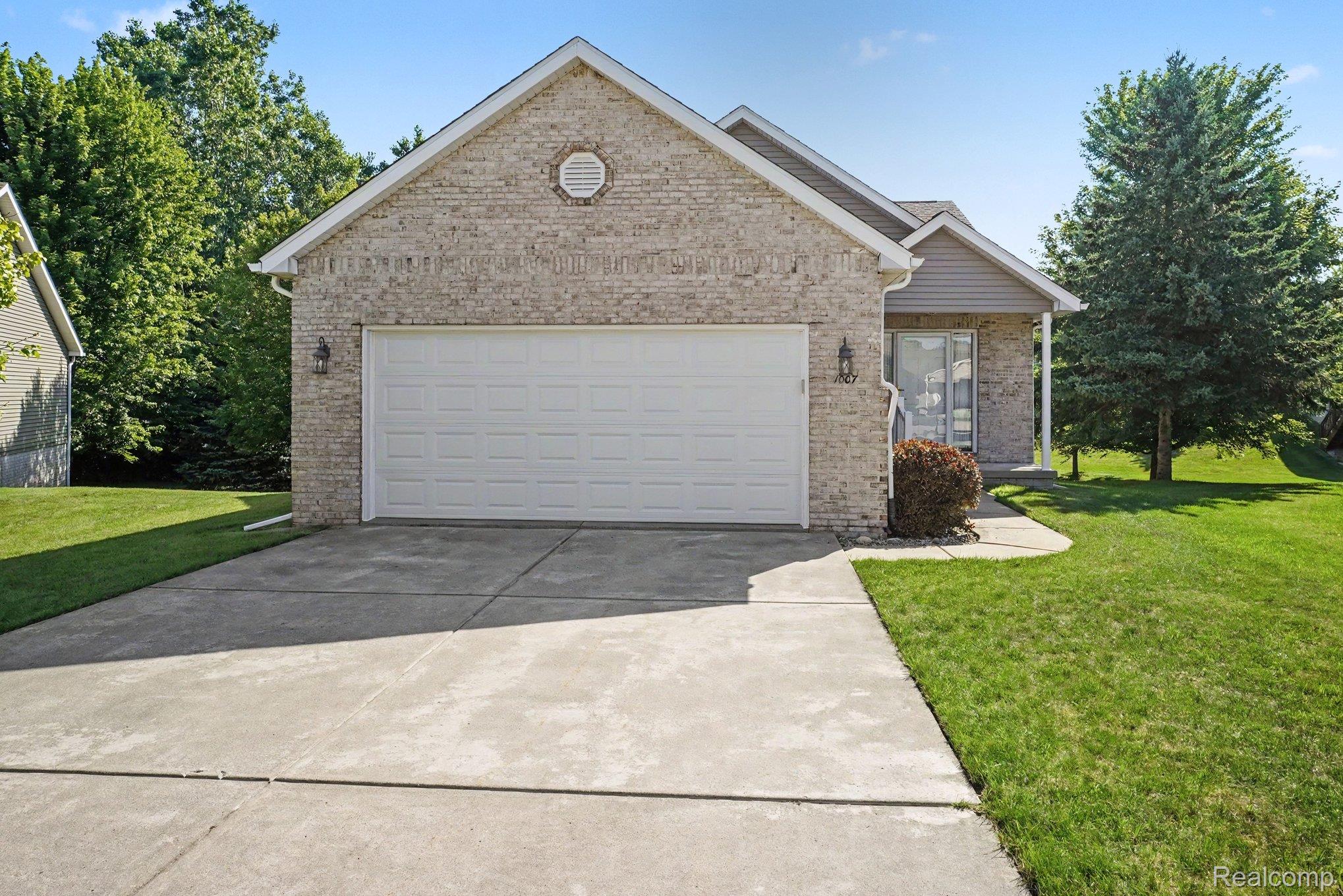 1007 Foxglove Lane