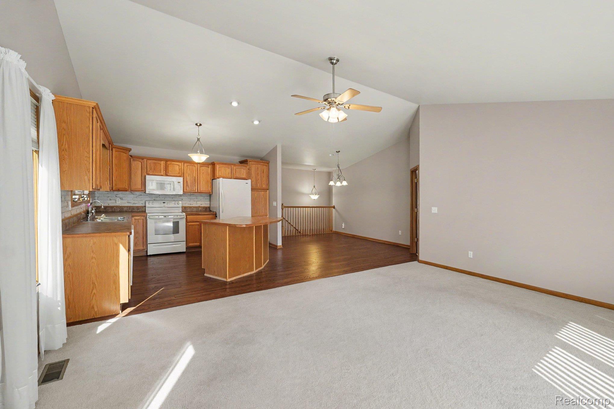 1007 Foxglove Lane