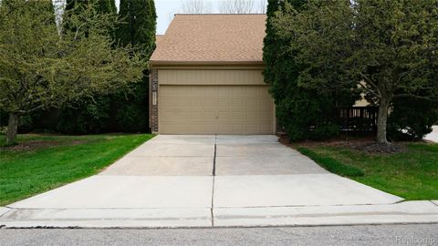 Photo of 2217 Siboney Court, Rochester Hills City, MI 48309 (MLS # 20261029144)