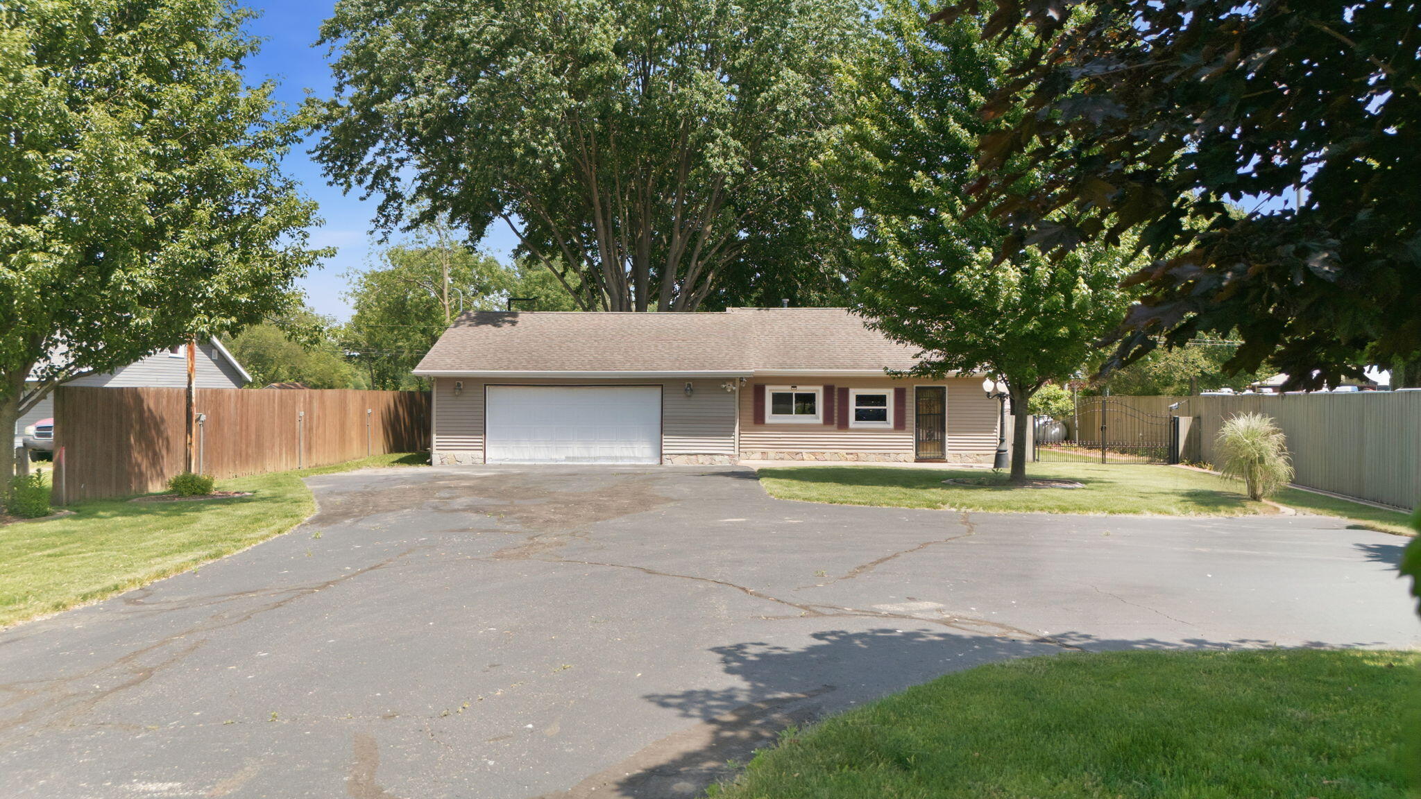 2743 N Michigan 140 Highway