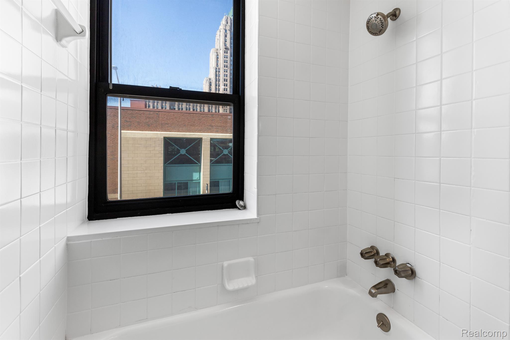 Detroit, Michigan 48202, United States, 1 Bedroom Bedrooms, ,1 BathroomBathrooms,Residential,Active,36744