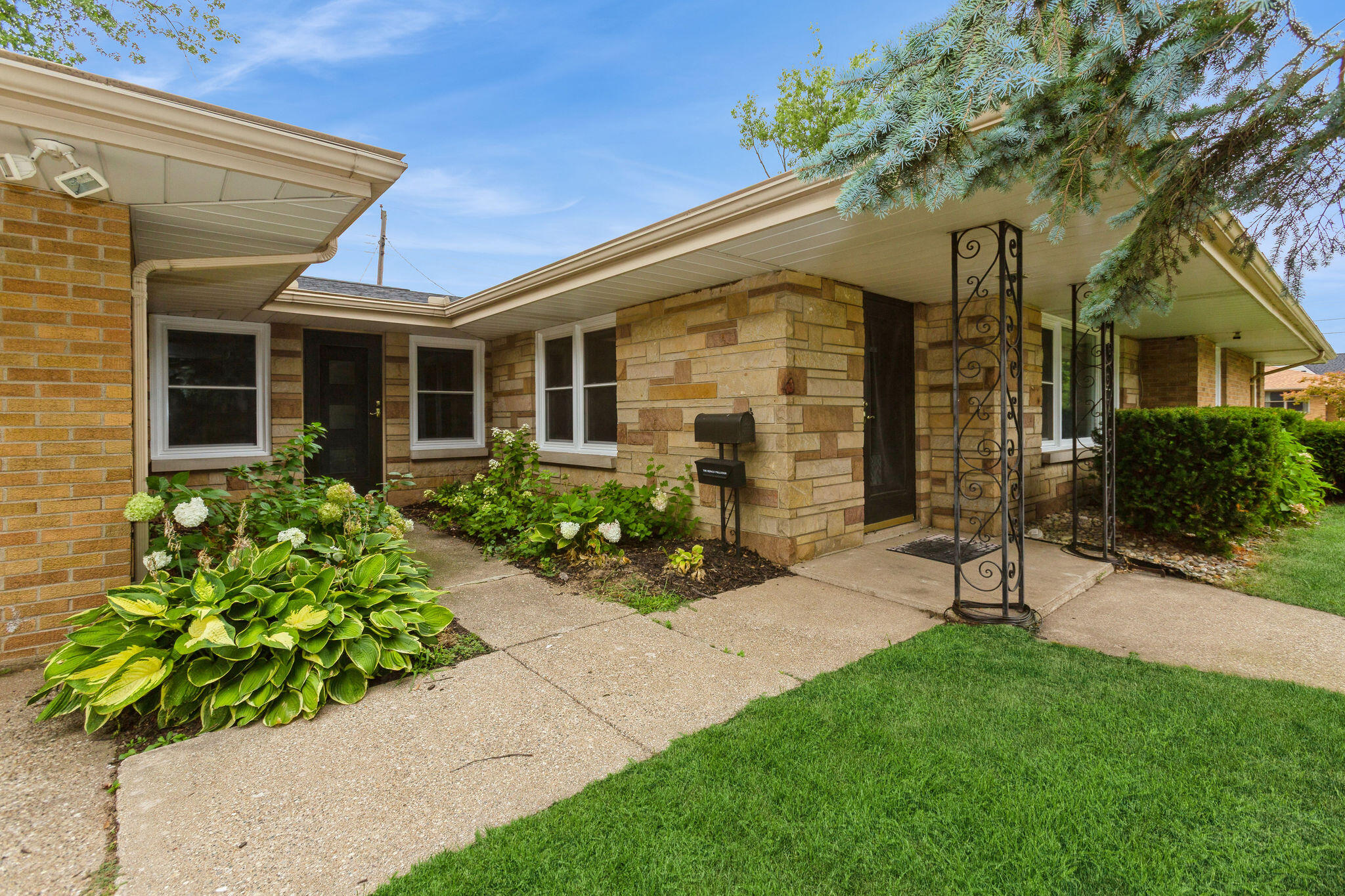 2800 Thayer Drive