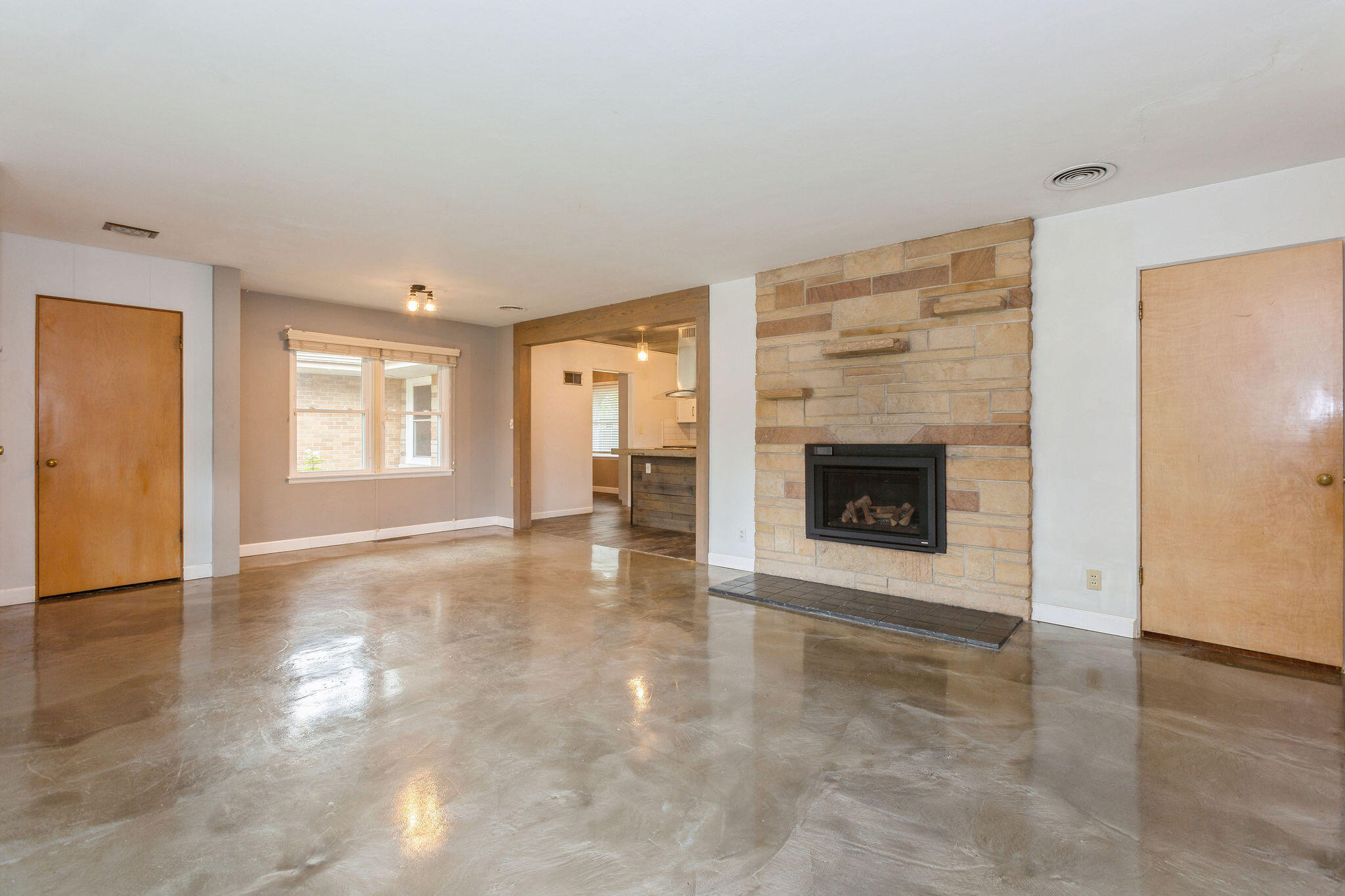 2800 Thayer Drive