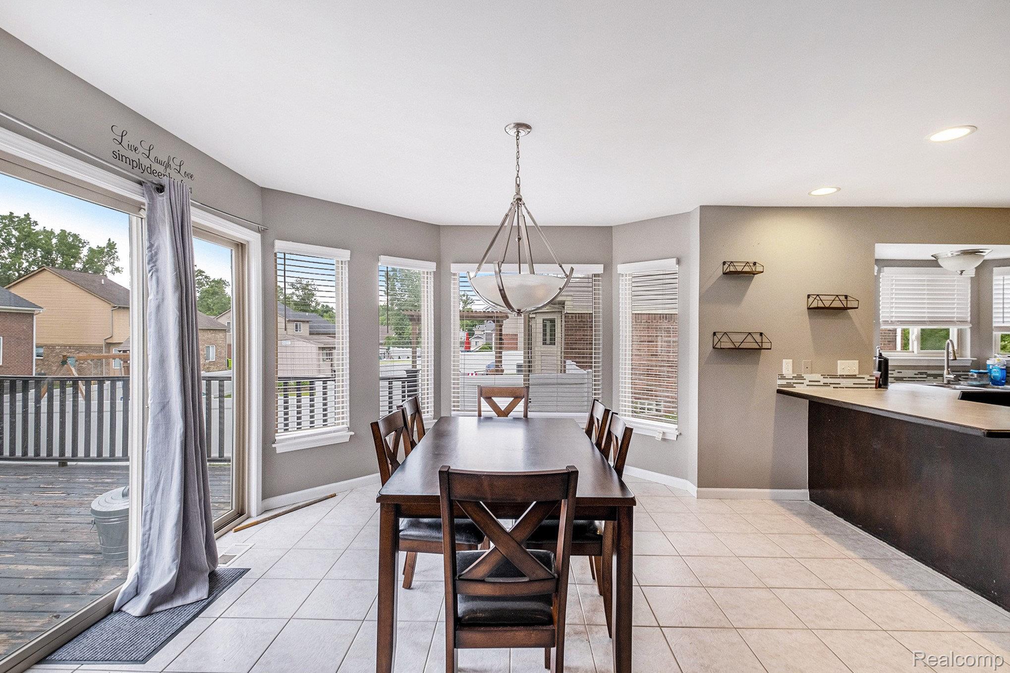 724 Pinecreek Drive