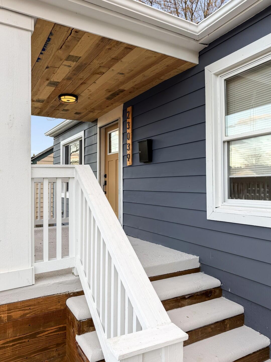 23039 Cushing Avenue