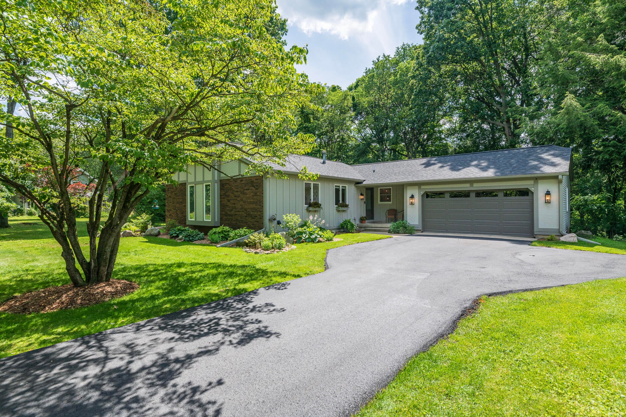 230 Golfview Drive