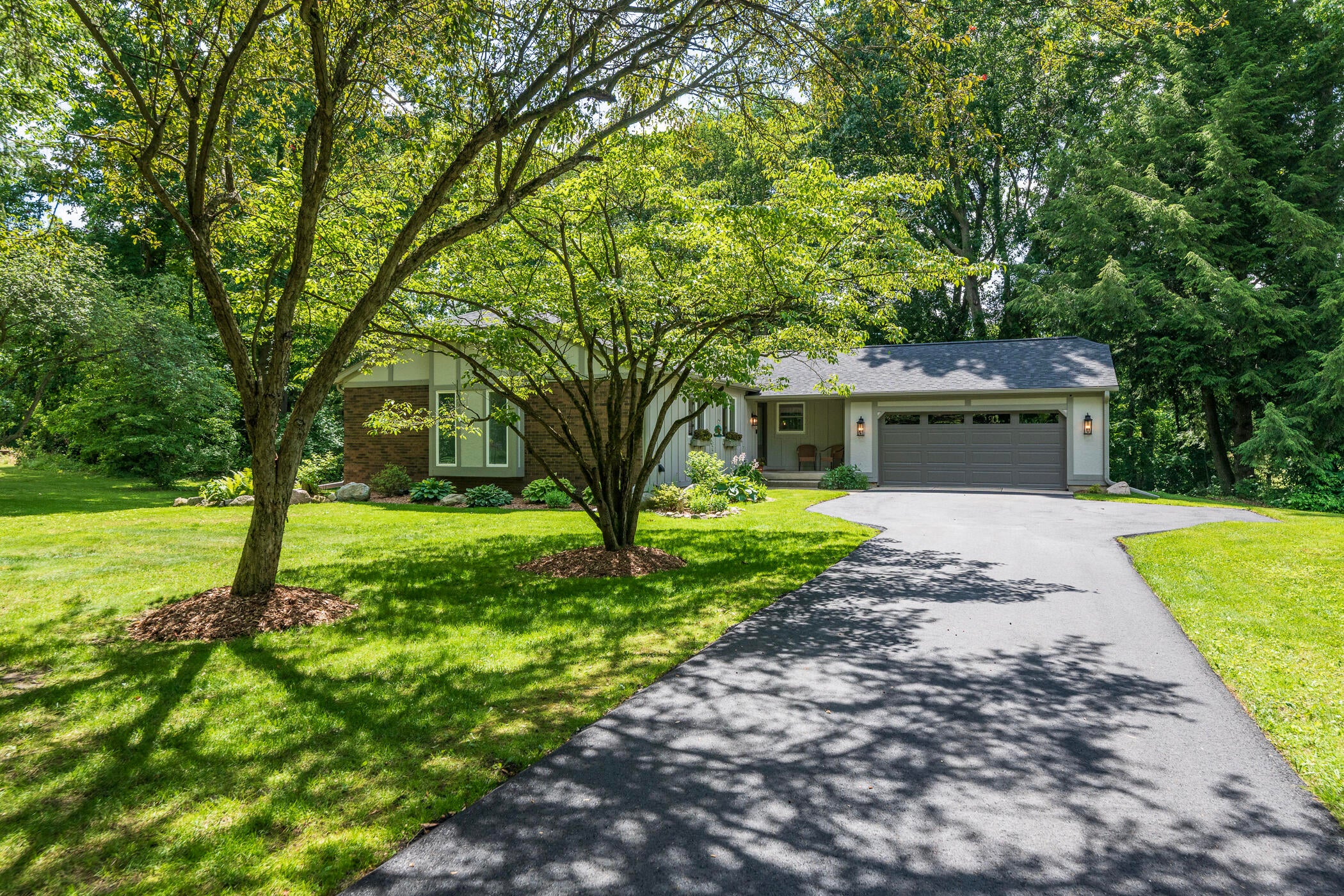 230 Golfview Drive
