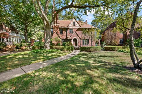 1350 Buckingham Road Grosse Pointe Park City MI 48230