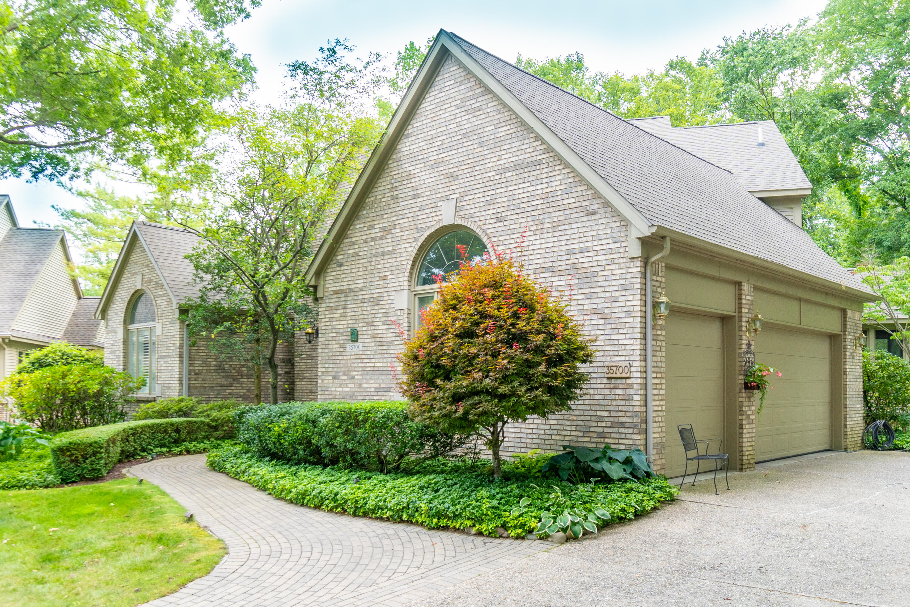 35700 Cross Creek N