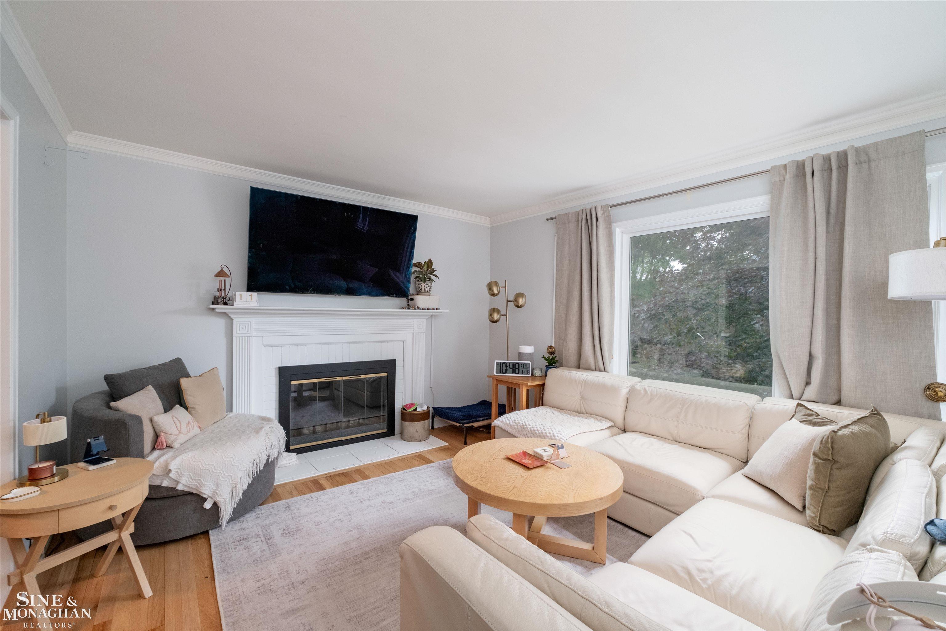 493-495 Saint Clair Avenue