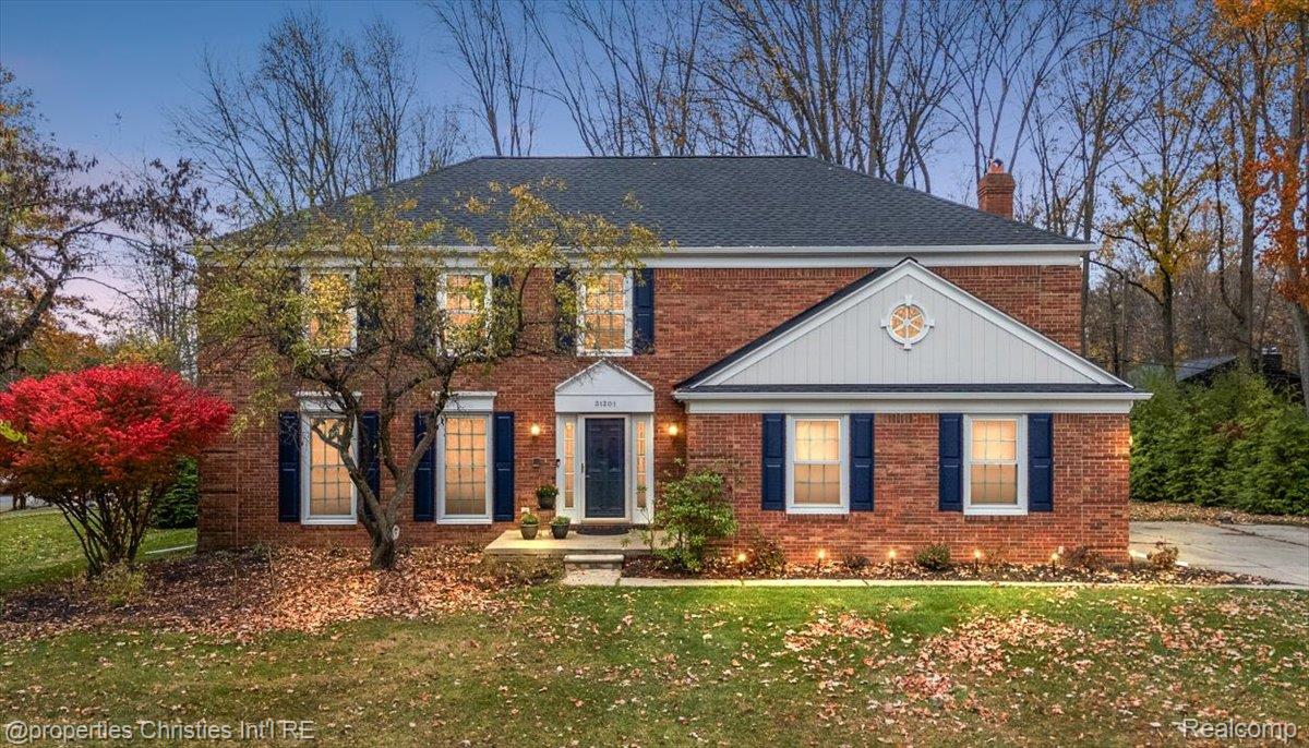 31301 Coachlight Lane