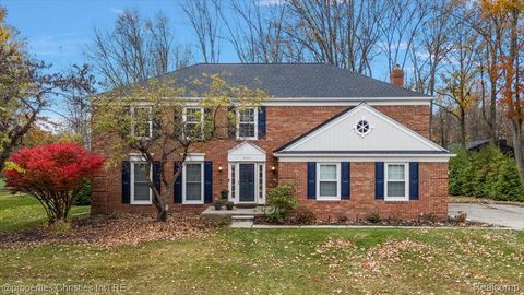 31301 Coachlight Lane Bingham Farms Village MI 48025