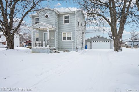 27480 Grobbel Drive Warren City MI 48092