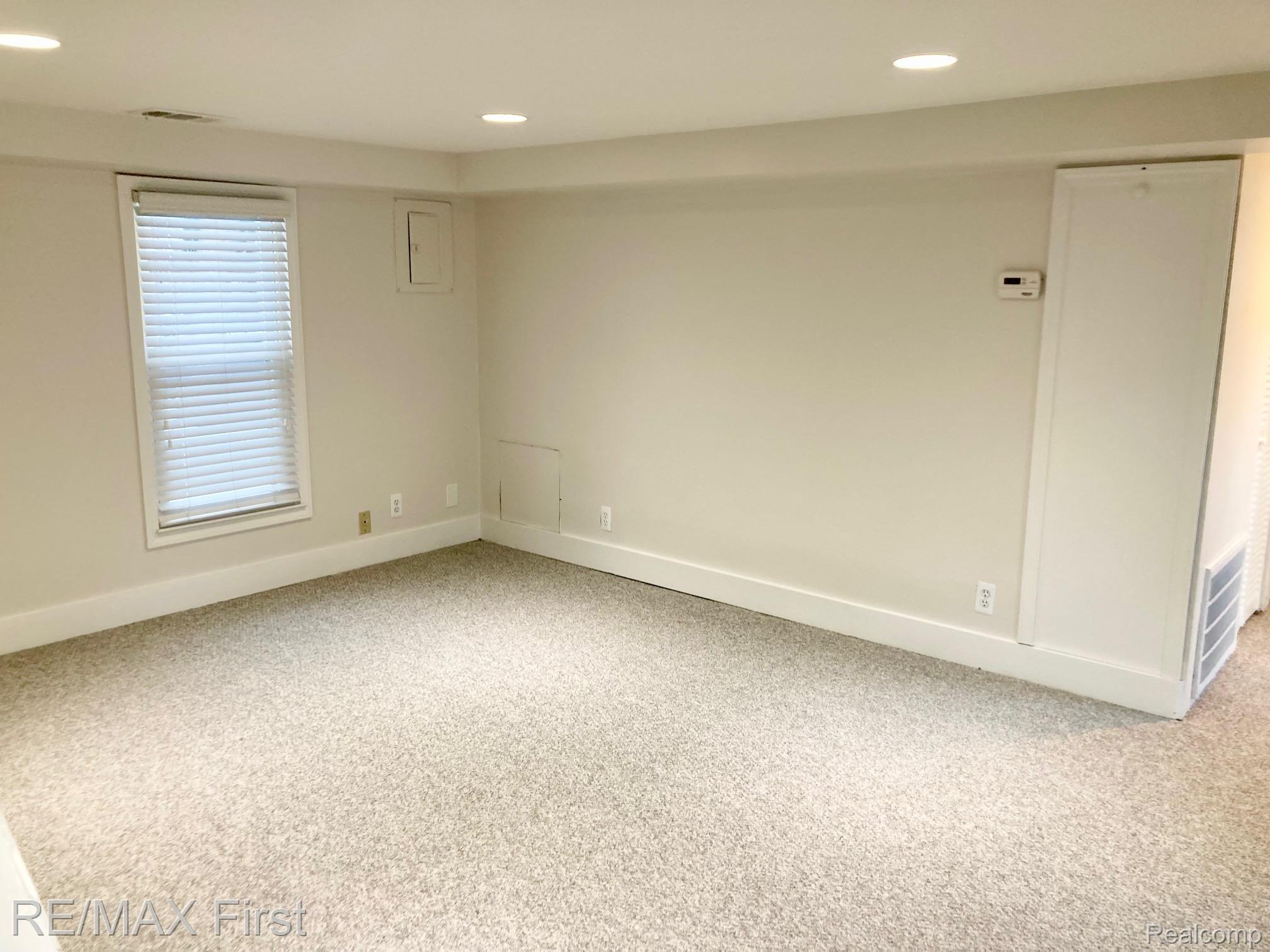 611 Fairgrove Avenue