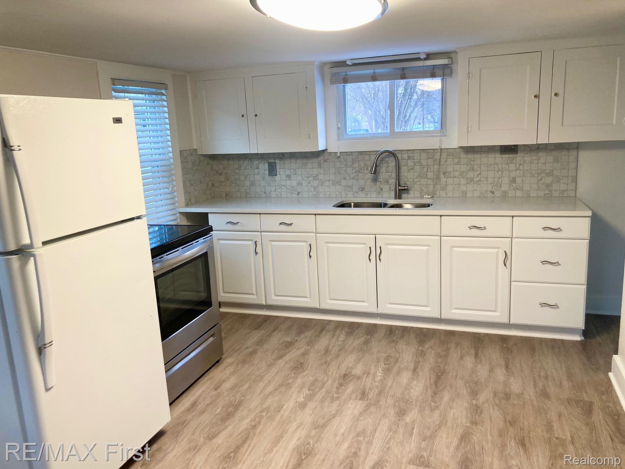 611 Fairgrove Avenue