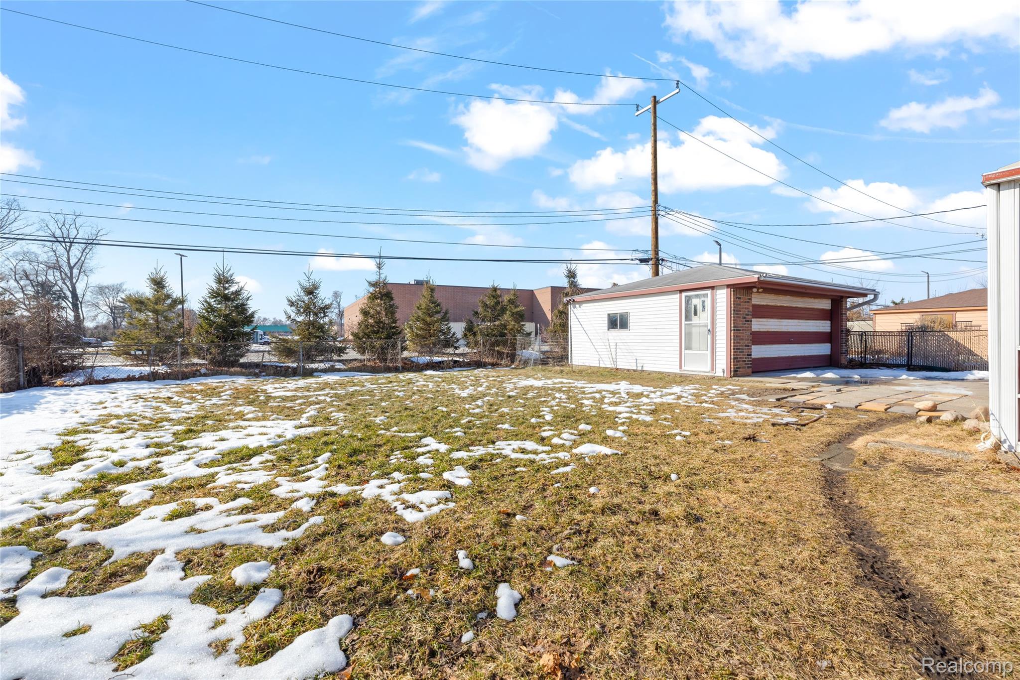 7043 N Wildwood Street