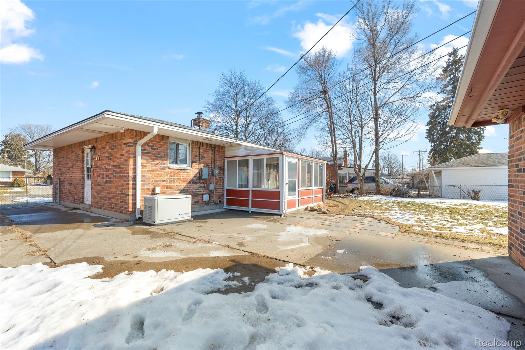 7043 N Wildwood Street