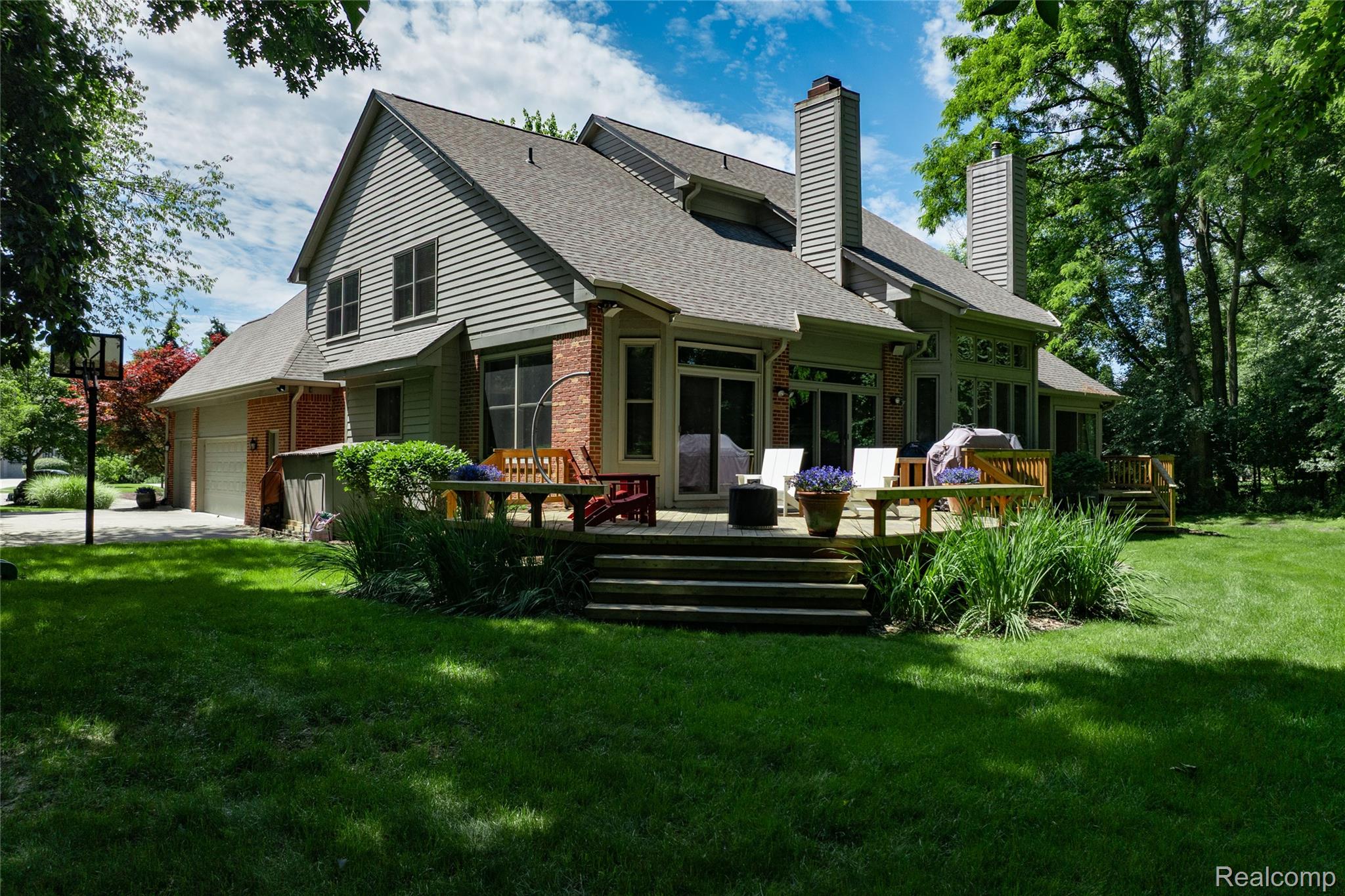 7422 Autumn Hill Drive