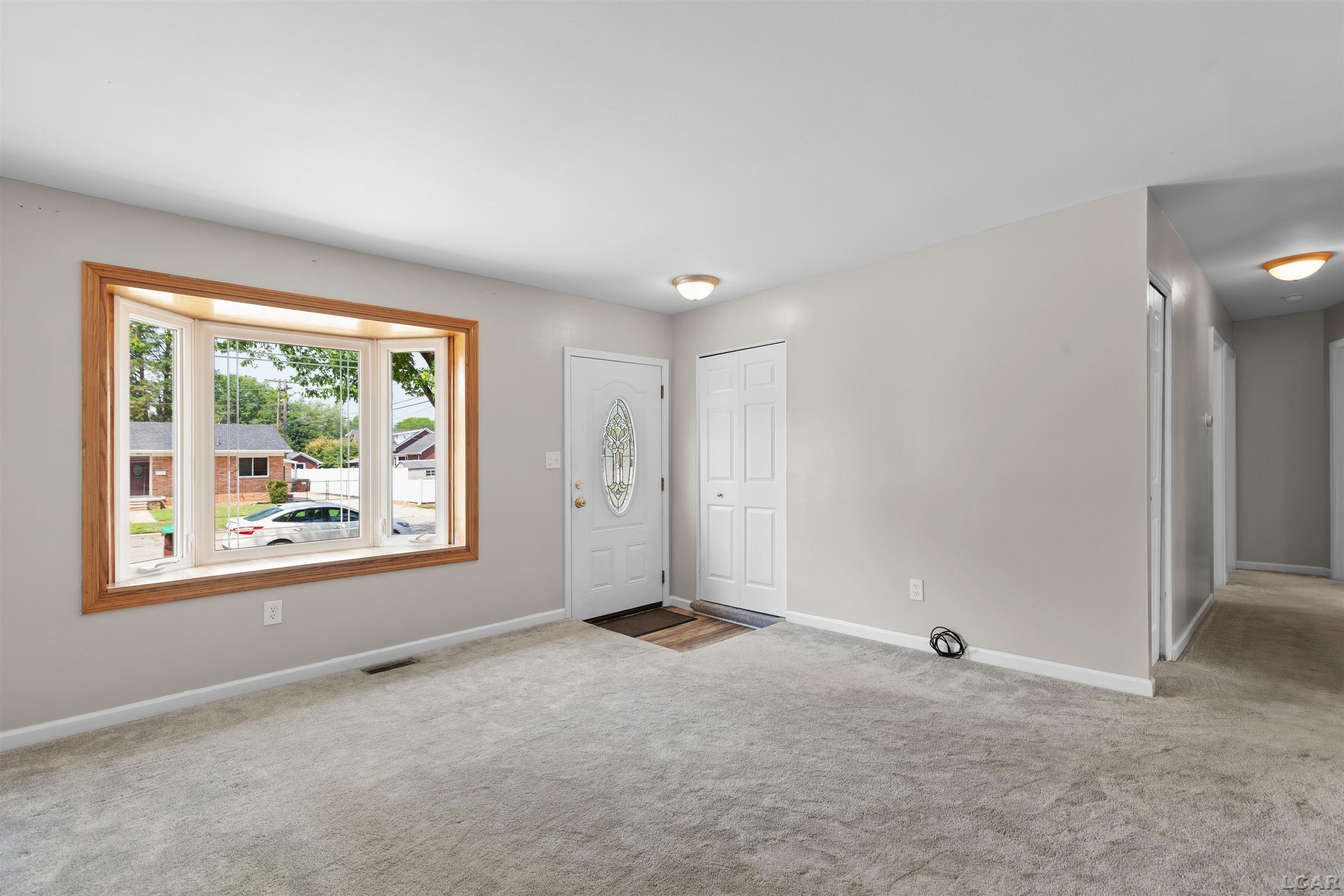 23 W Braman Avenue