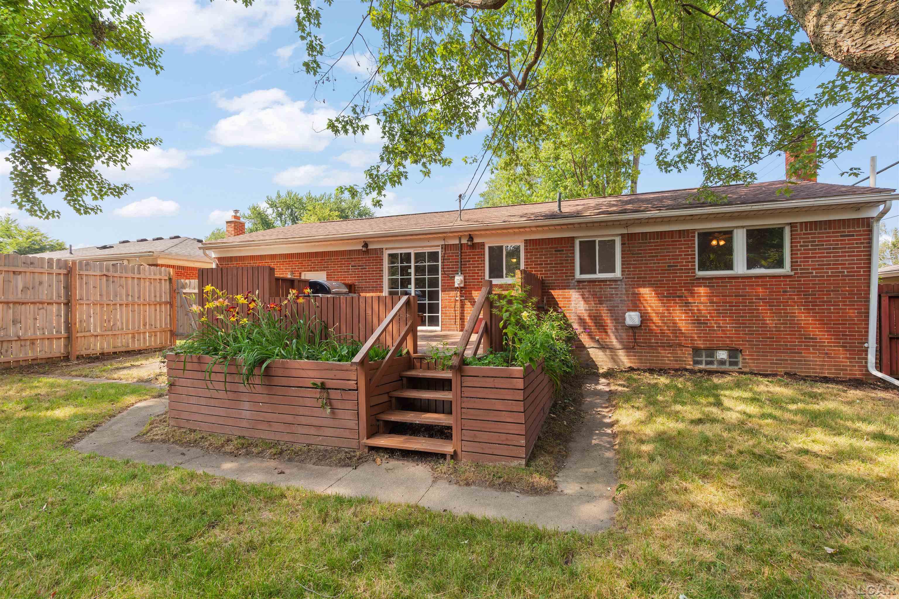 23 W Braman Avenue