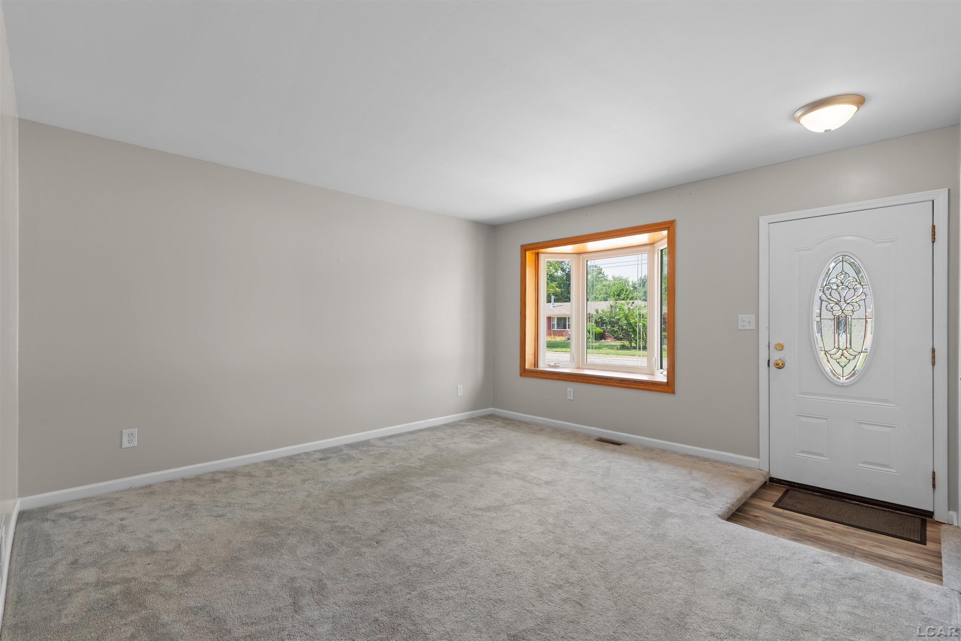 23 W Braman Avenue