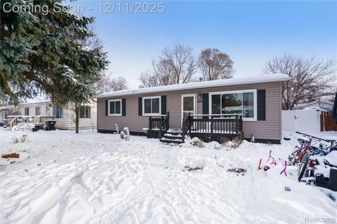 5090 Lakeborn Drive White Lake Charter Township MI 48383
