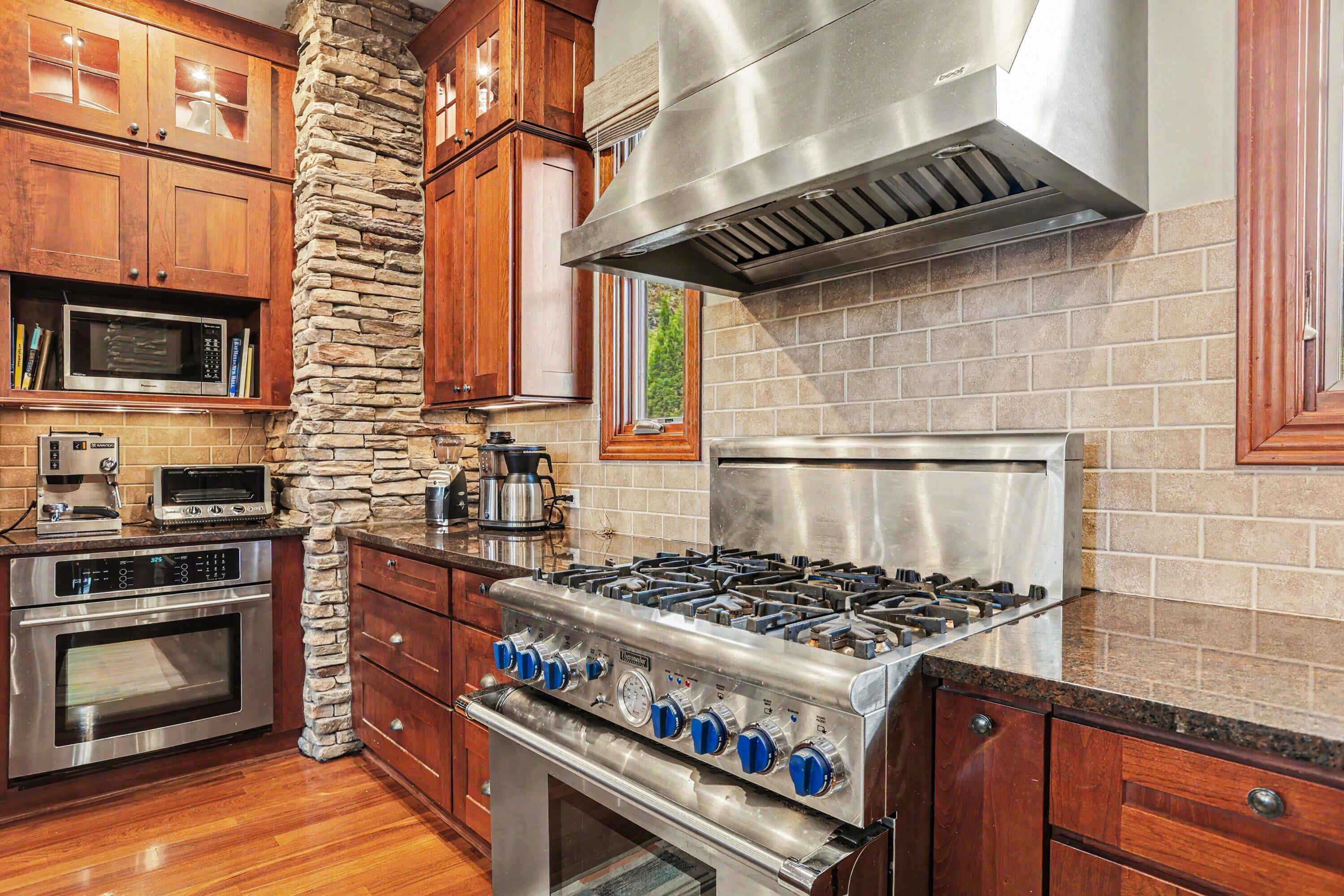 1523 Villa Road